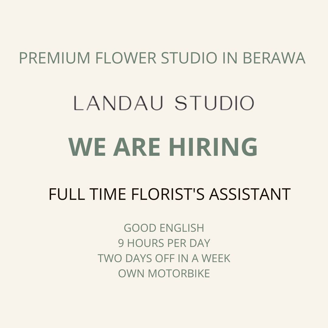 Lowongan Florist's Assistant Landau Studio Berawa