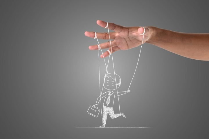 Karyawan Bukan Robot: Jurus Jitu Menghadapi Atasan yang Sewenang-wenang